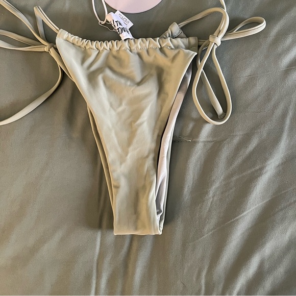 Princess Polly Bikini Bottoms - Picture 2 of 6